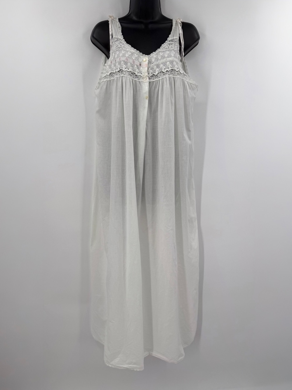 Christian Dior Lingerie Vintage Lace Nightgown | White | Medium